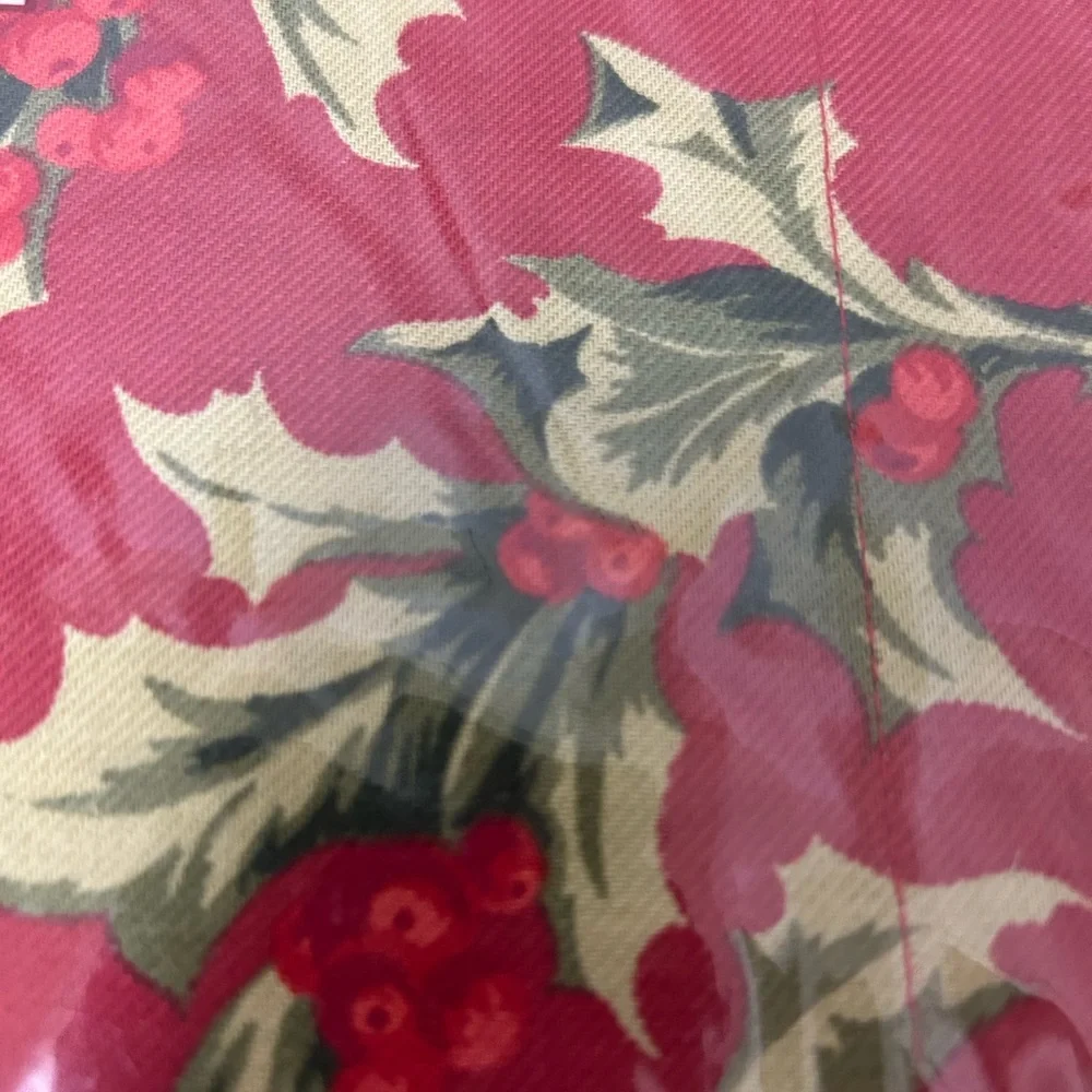 Zina Vasi Christmas Red Hollyberry Collection 70” x 90” Cotton Tablecloth. NWT